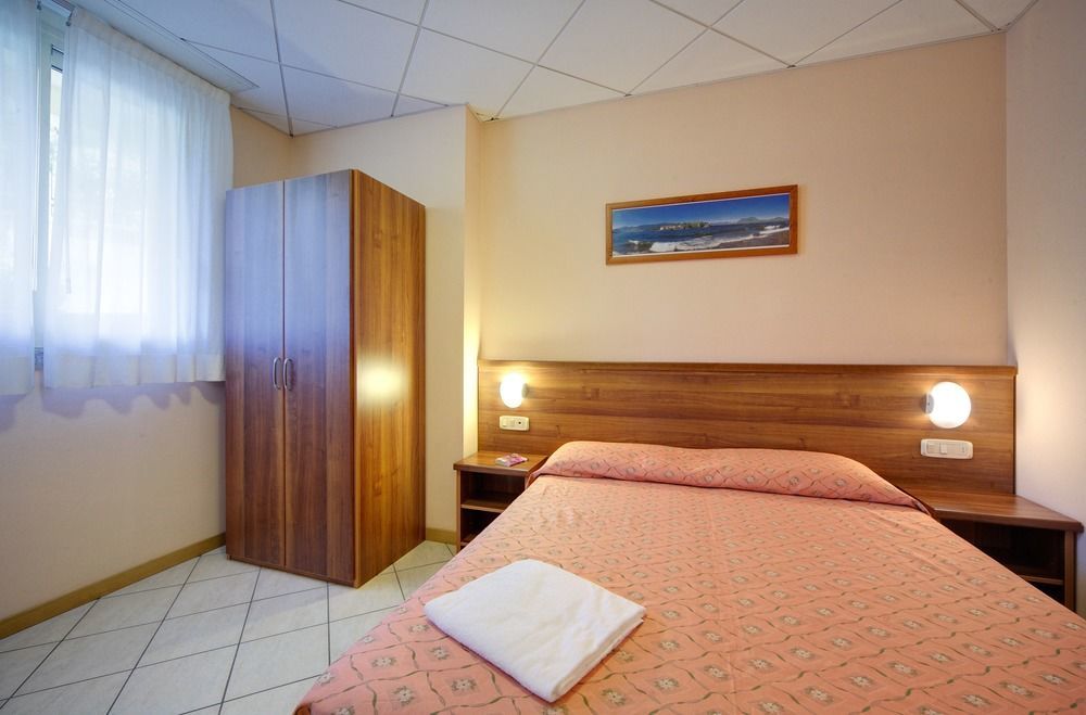Hotel Residence Zust Verbania Exterior foto