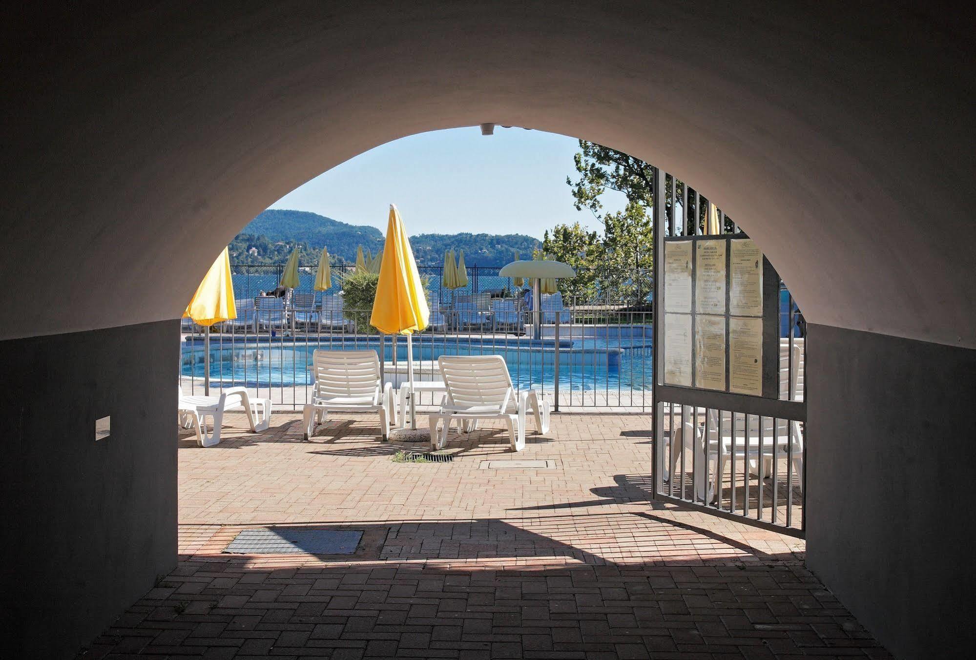 Hotel Residence Zust Verbania Exterior foto