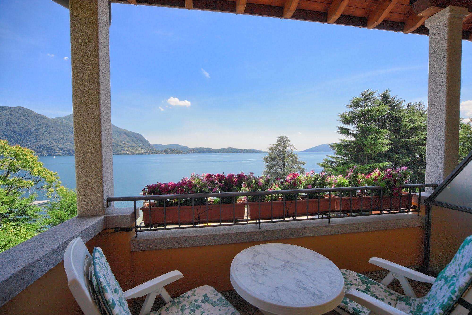 Hotel Residence Zust Verbania Exterior foto